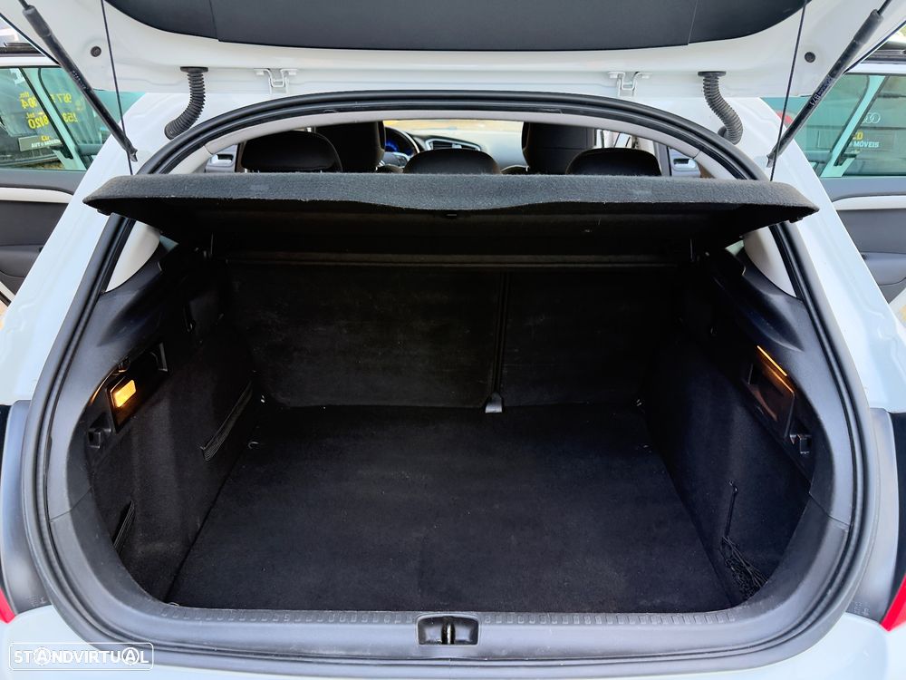 Citroën C4 e-HDi 110 EGS6 Stop/Start System Exclusive - 34