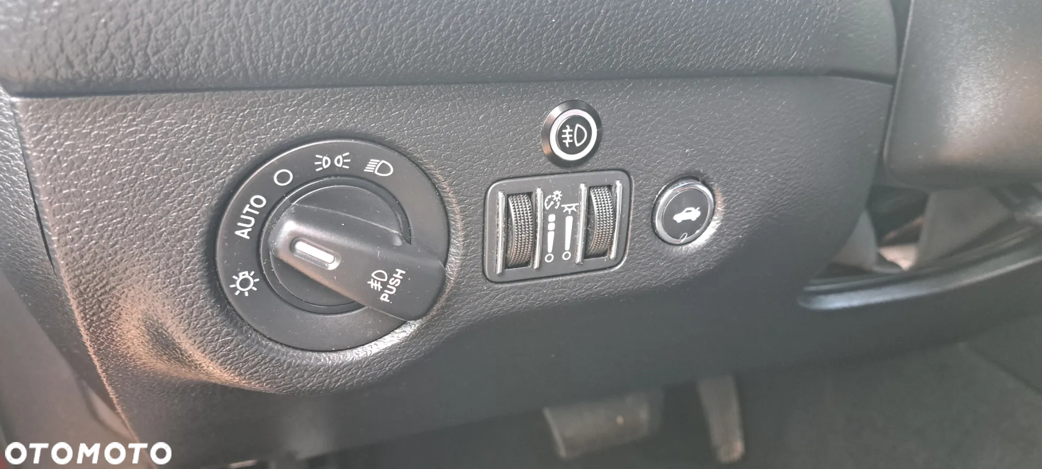 Dodge Challenger Automatik SXT Plus - 15