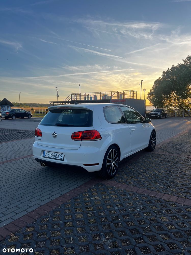 Volkswagen Golf - 4