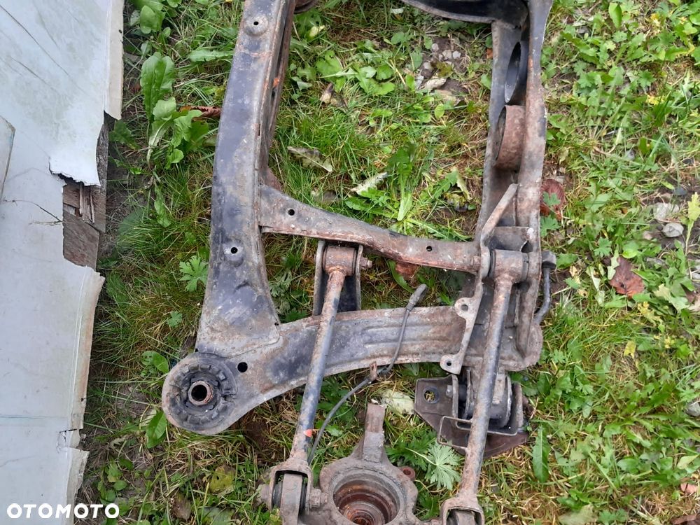 Belka zawieszenia tylna Lexus RX330/ 350/ 400h 05-09r. - 3