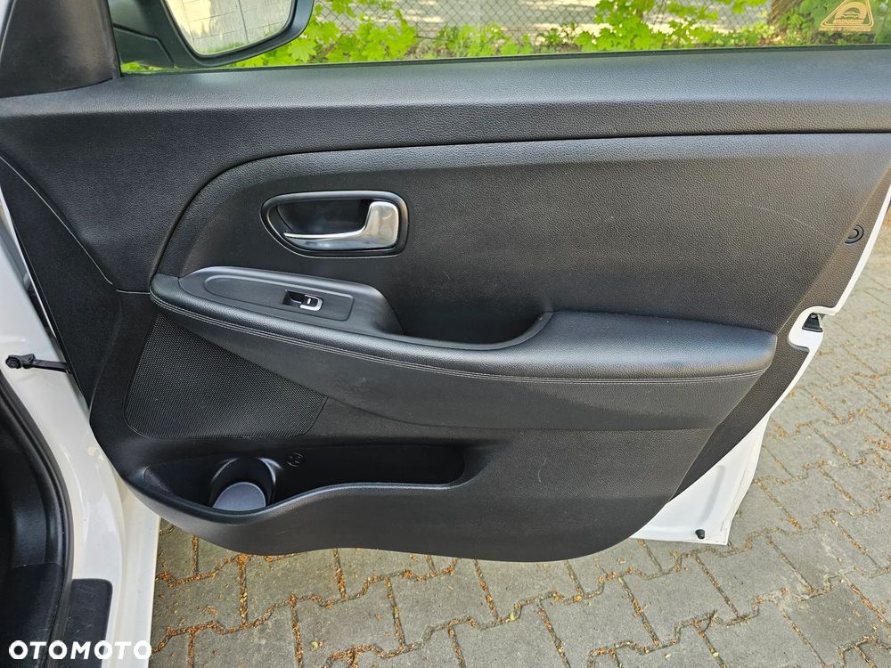 Kia Carens 1.7 CRDi 115 Dream Team Edition - 18