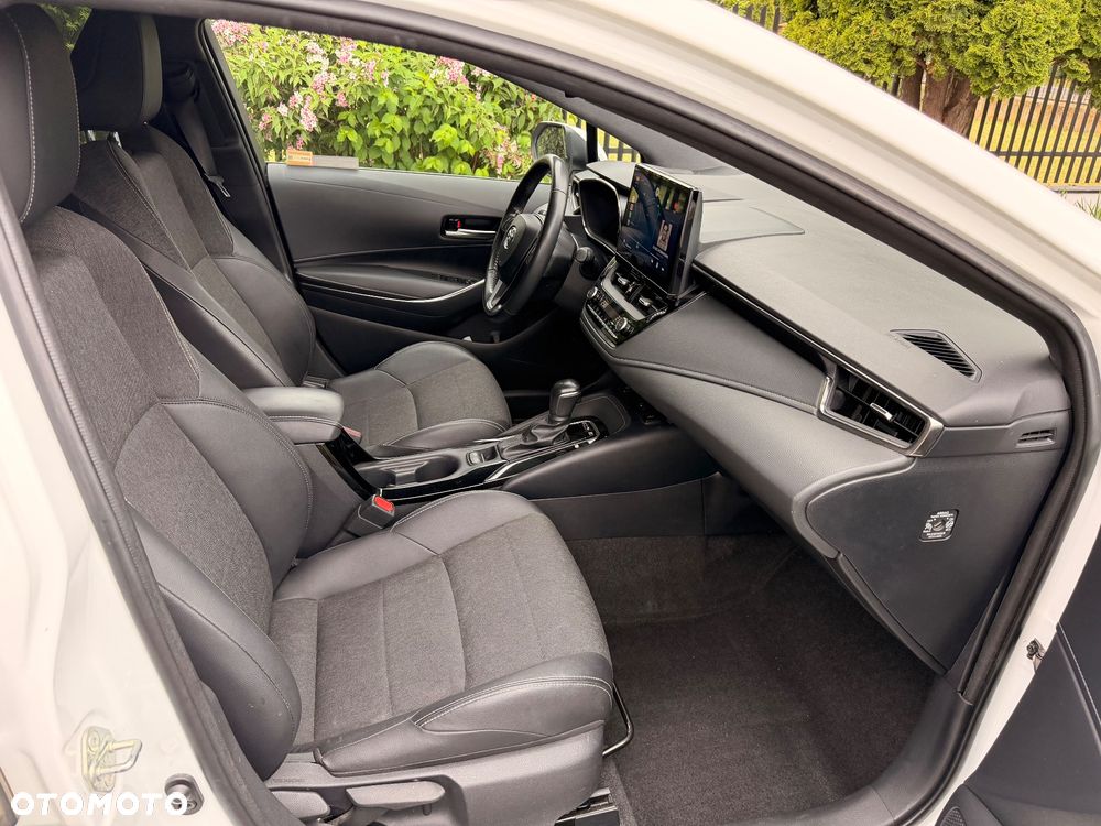 Toyota Corolla 1.8 Hybrid Executive - 31