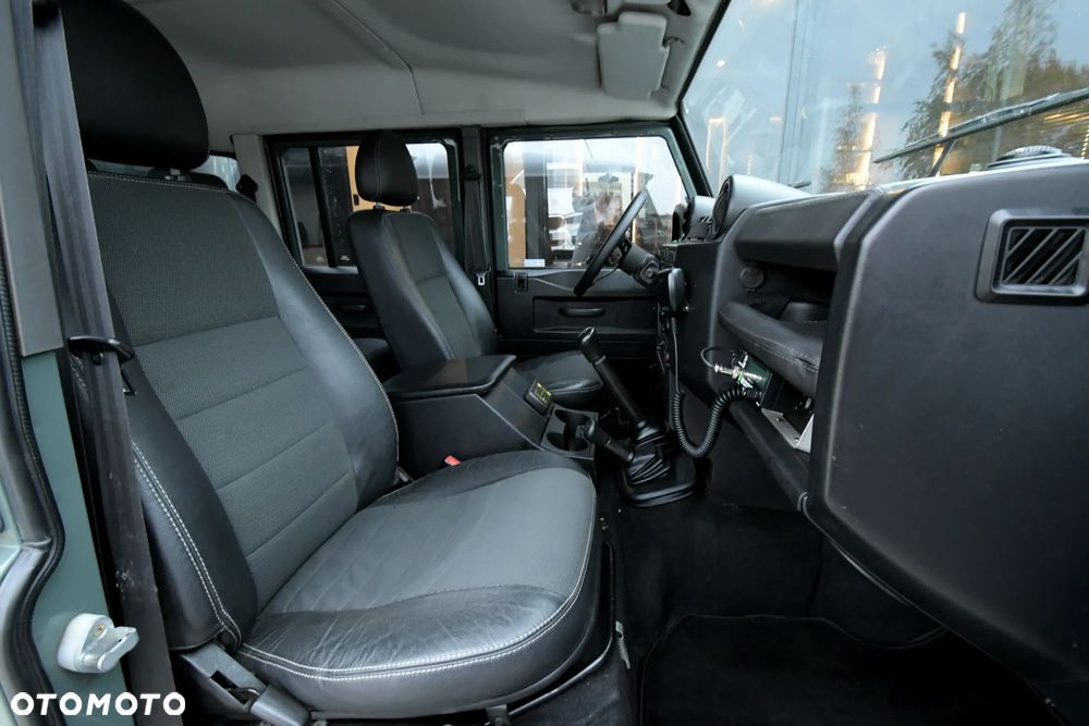 Land Rover Defender 110 2.4 TD4 E - 24