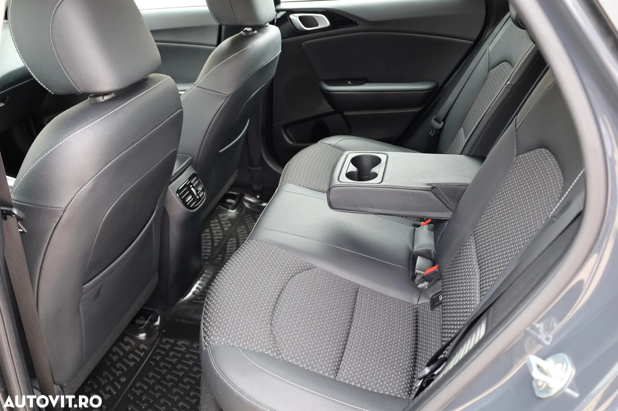 Kia XCeed 1.6 GDI 6DCT PHEV Vision - 25