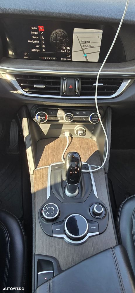Alfa Romeo Stelvio - 12
