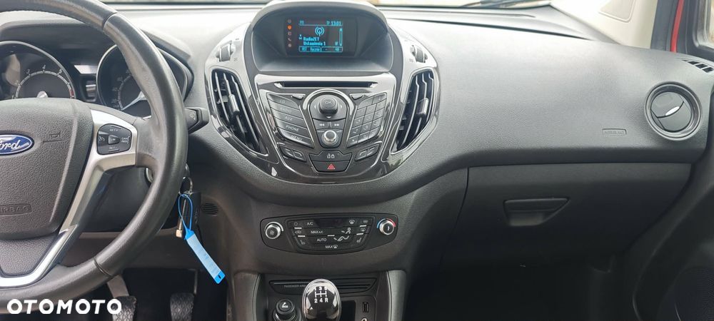Ford Tourneo Courier 1.0 EcoBoost Titanium - 11