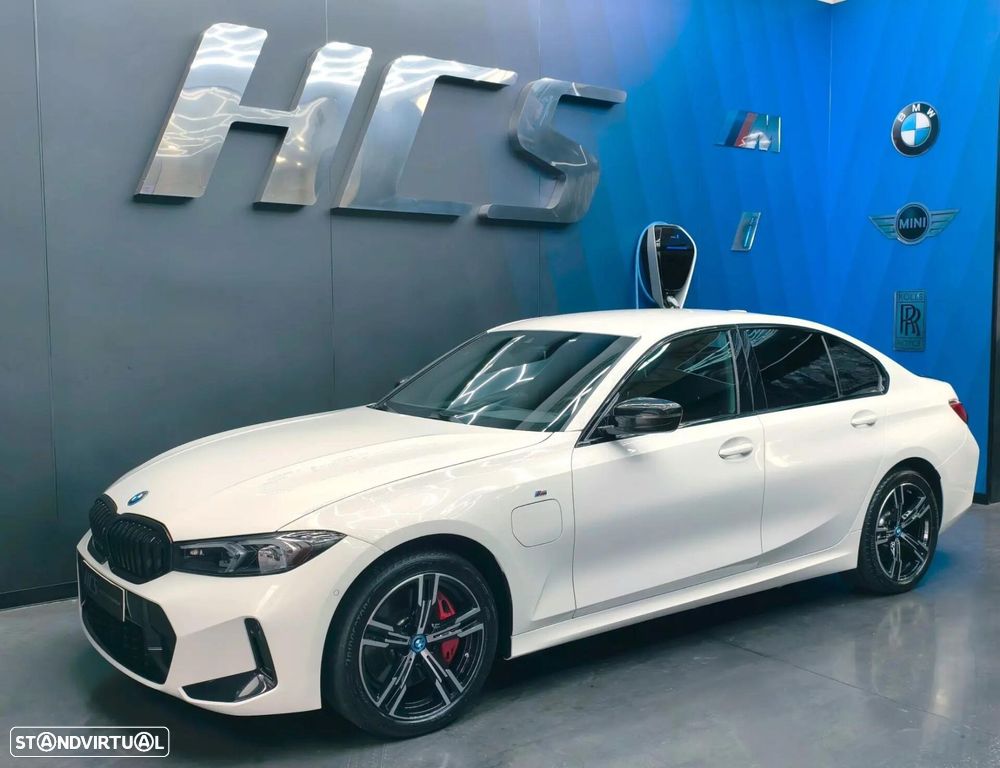 BMW 330 e Pack Desportivo M Pro Auto - 41