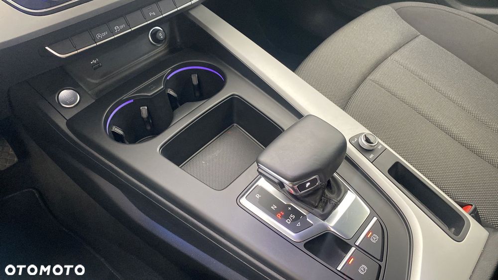 Audi A4 Limousine 35 TFSI mHEV S tronic - 19