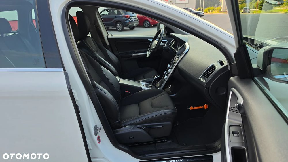 Volvo XC 60 D4 Geartronic Ocean Race - 38