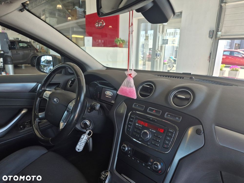 Ford Mondeo 1.6 T Ambiente - 14