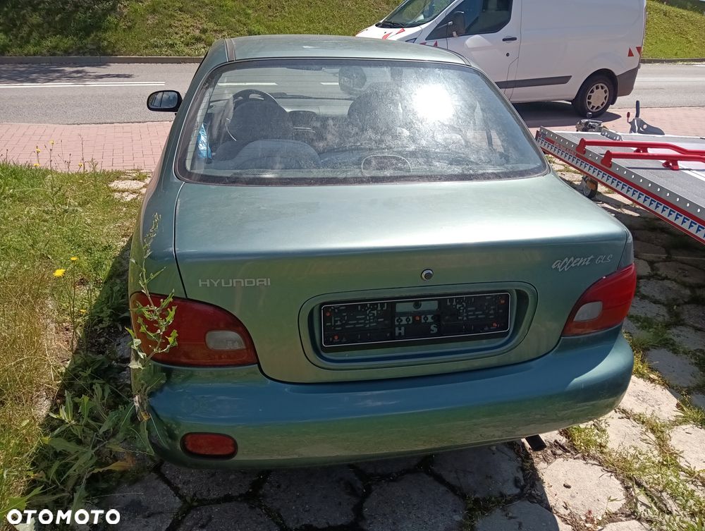 Hyundai Accent 1.3 GLS - 3