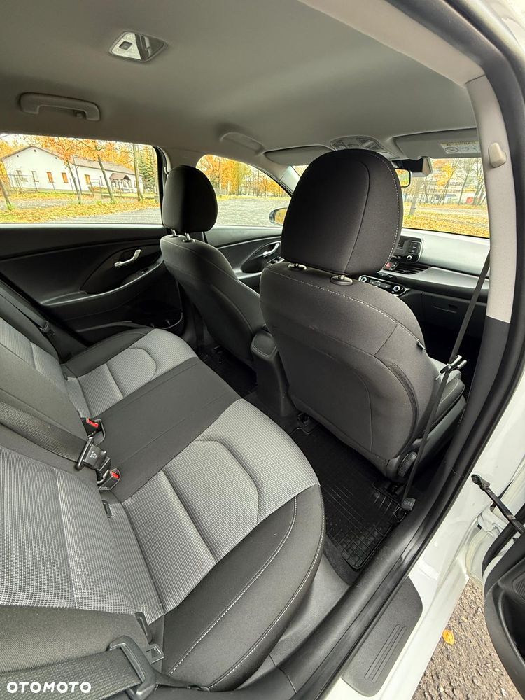Hyundai i30 1.6 D Classic + - 11