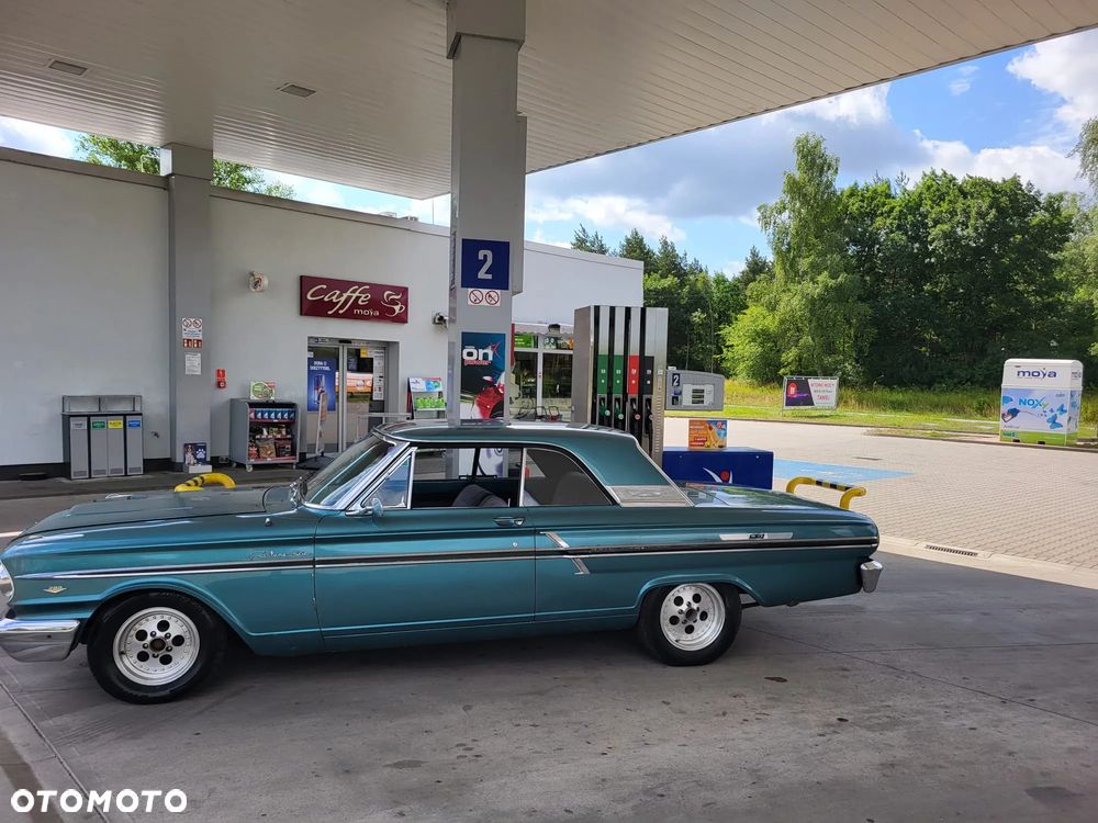 Ford Fairlane - 4