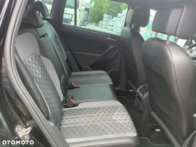 Volkswagen Tiguan 1.4 eHybrid OPF DSG R-Line - 11