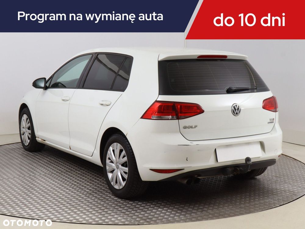 Volkswagen Golf - 6