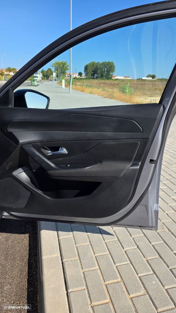 Peugeot 308 SW 1.5 BlueHDi Active Pack EAT8 — fotografia 13