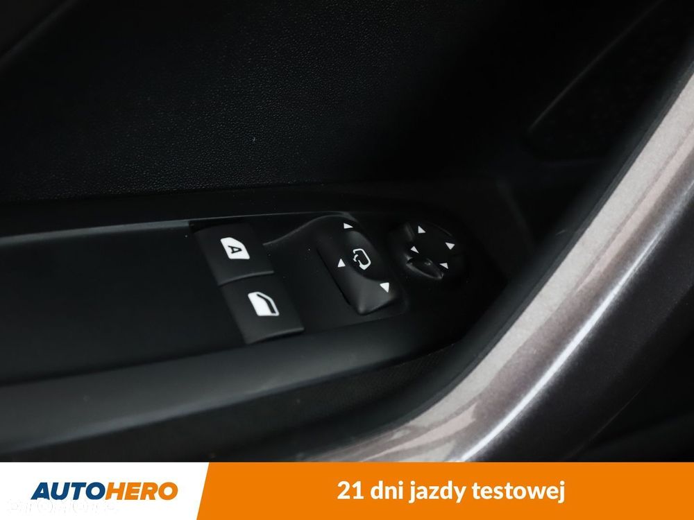 Peugeot 2008 1.6 e-HDi Style S&S - 28