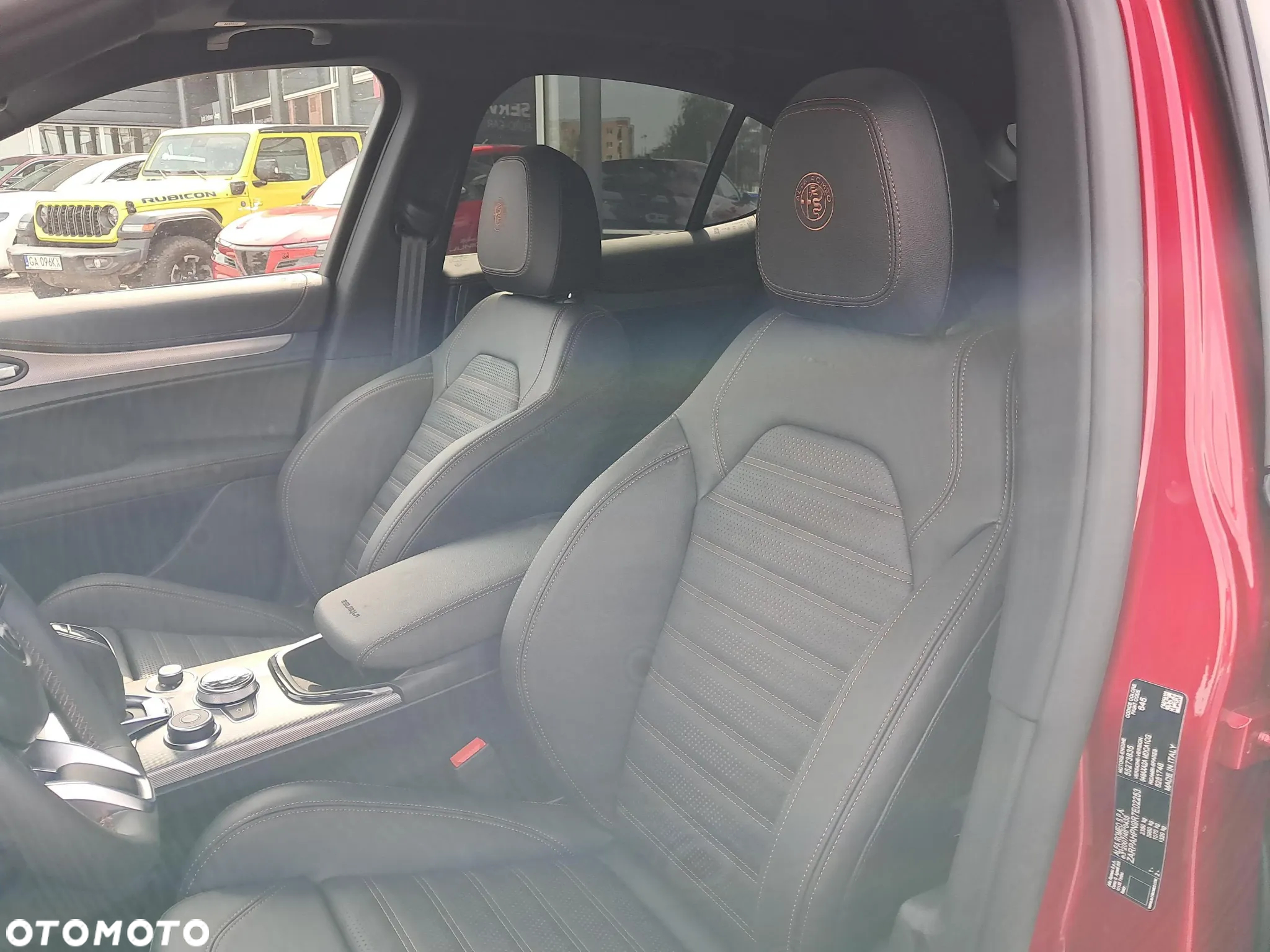 Alfa Romeo Stelvio - 12