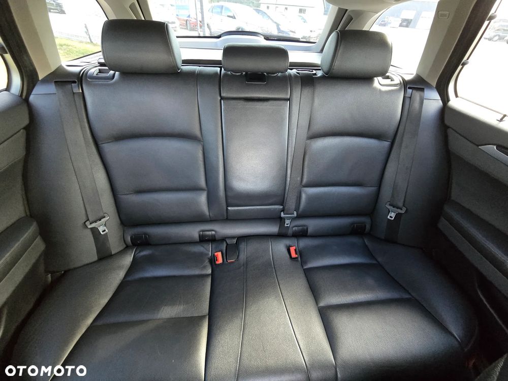 BMW Seria 5 518d - 38