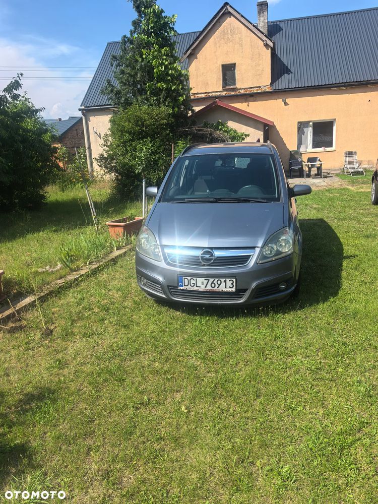 Opel Zafira 1.9 CDTI Essentia - 1