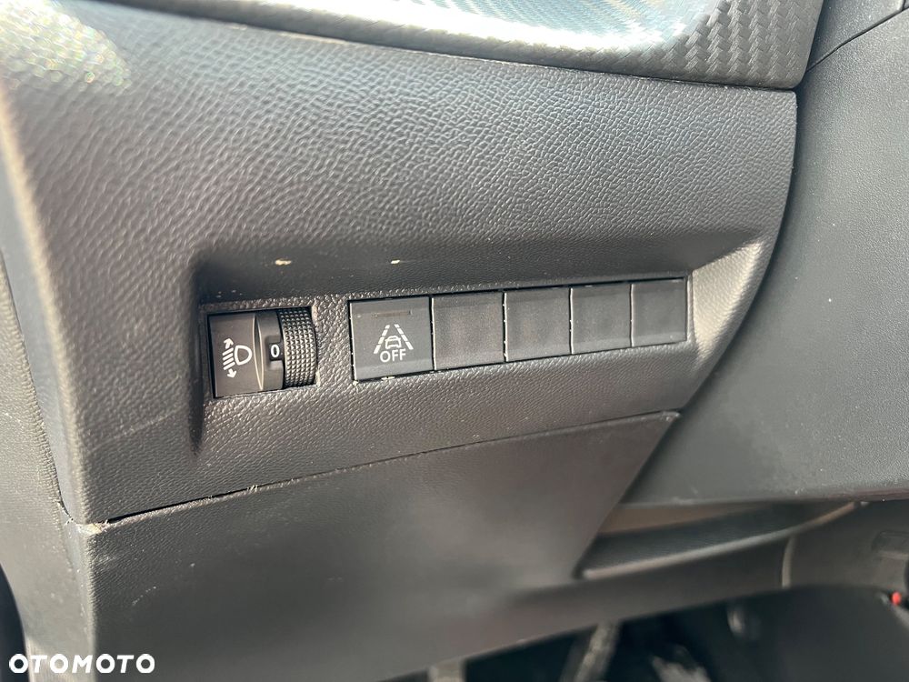 Peugeot 2008 PureTech 130 Allure - 24