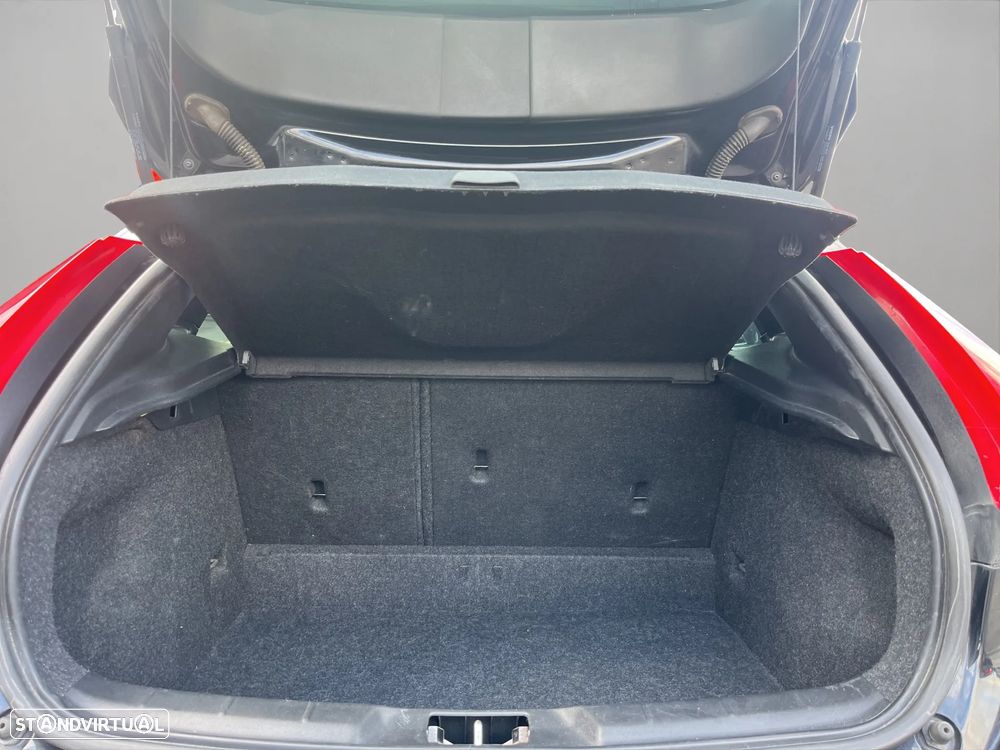 Volvo V40 2.0 D2 Momentum - 19