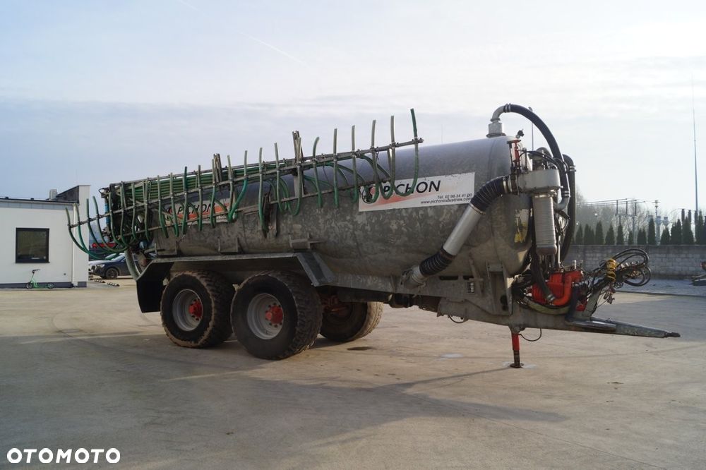 Pichon Wóz Asenizacyjny TCI 20700 z Rampą 15m - 8