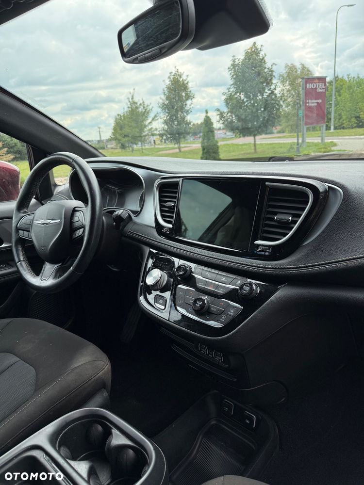 Chrysler Pacifica - 19
