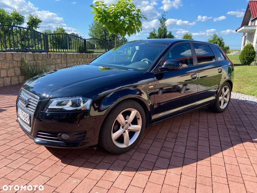 Audi A3 Sportback 1.6 TDI DPF Ambiente - 2