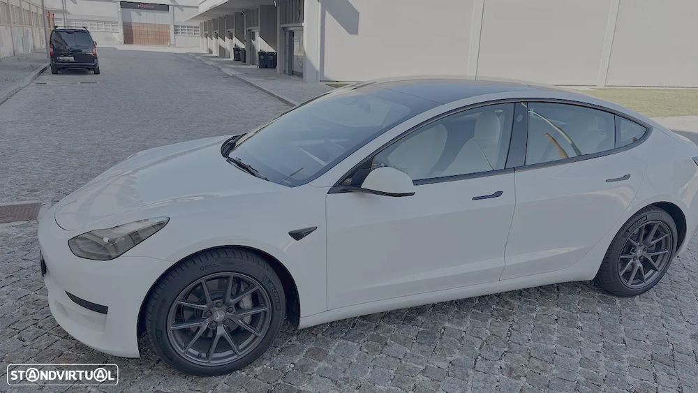 Tesla Model 3 - 13