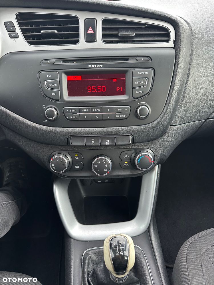 Kia Ceed 1.6 CRDi 128 ISG Vision - 16
