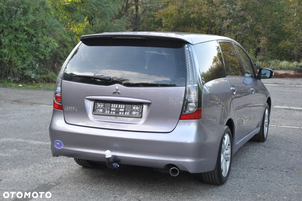 Mitsubishi Grandis - 11