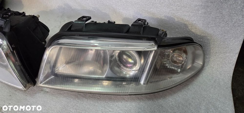 Lampa lampy przód Audi A4 B5 FL - 2