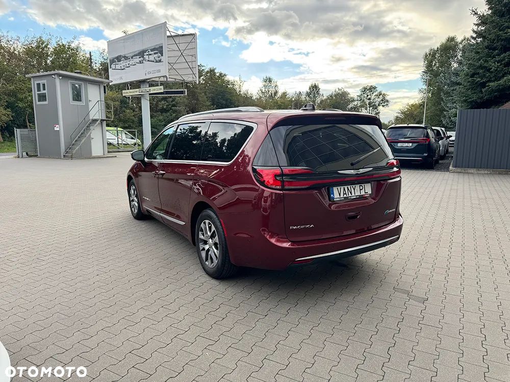 Chrysler Pacifica - 26
