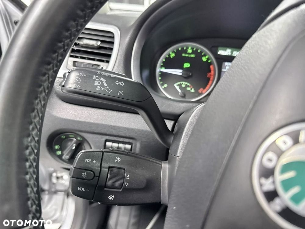 Skoda Roomster 1.9 TDI Scout PLUS EDITION - 28