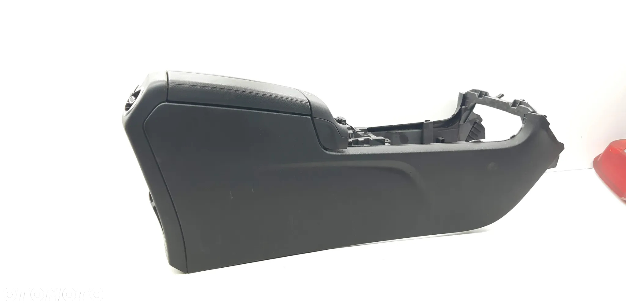 Tunel środkowy podłokietnik A2476801801 Mercedes W247 2.0d 2018r - 2