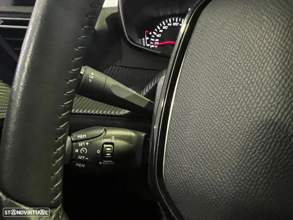 Peugeot 208 1.2 PureTech Active Pack - 18