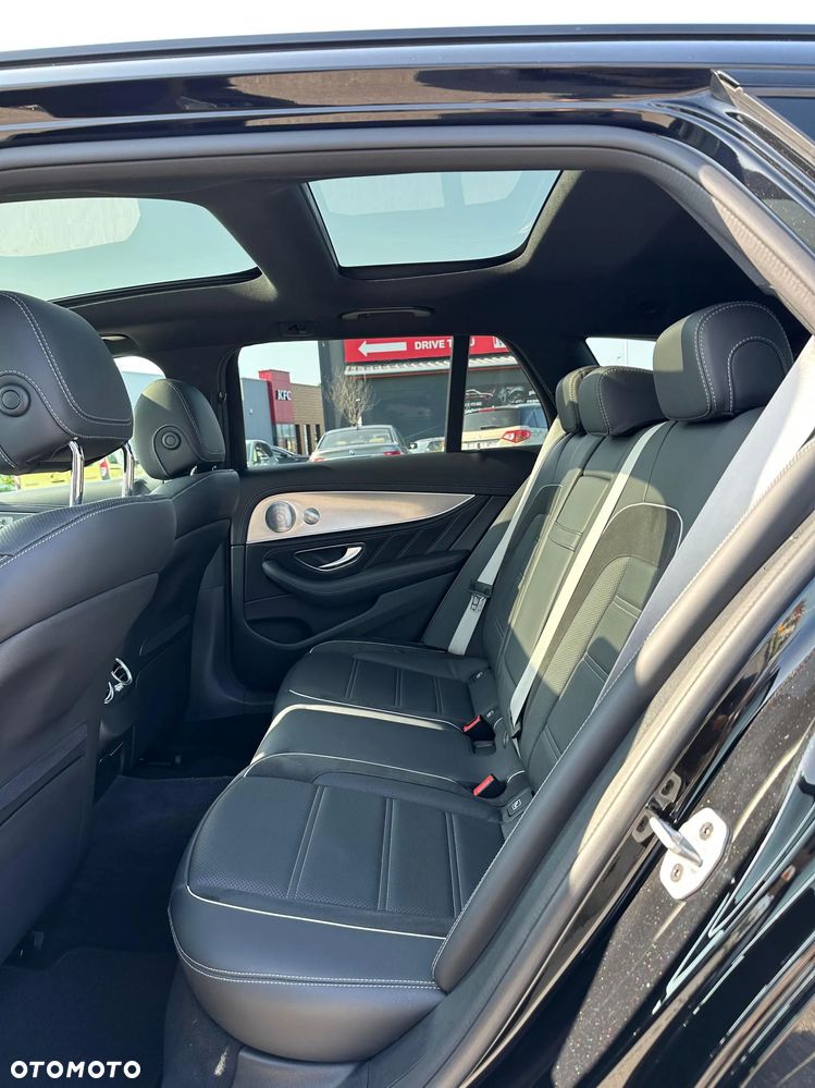 Mercedes-Benz Klasa E AMG 63 S 4Matic+ T 9G-TRONIC - 26