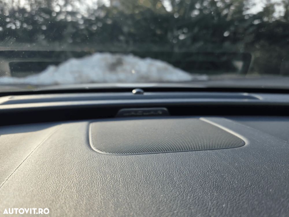 Jaguar XE P250 RWD Standard S - 13