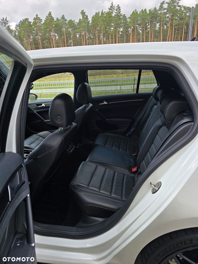 Volkswagen Golf - 18