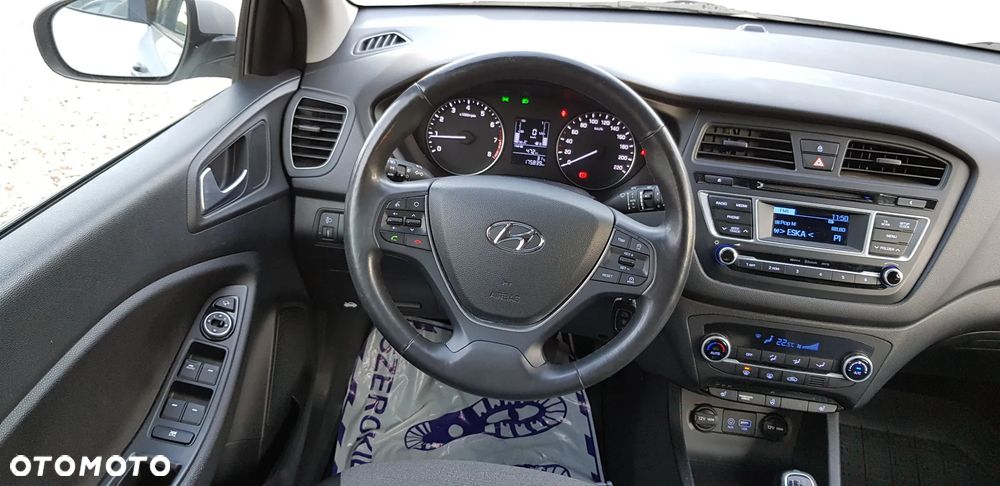 Hyundai i20 1.2 YES Gold - 16