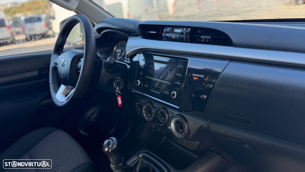 Toyota Hilux 2.4 D-4D 4WD CD CM - 26