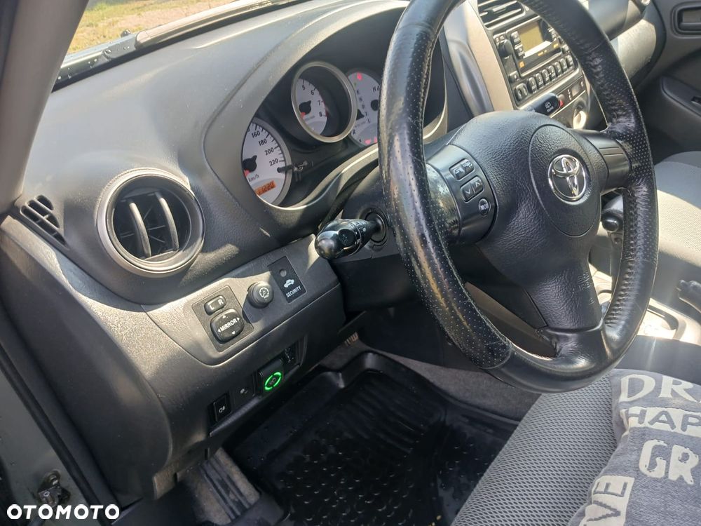 Toyota RAV4 2.0 VVT-i 4x4 - 8