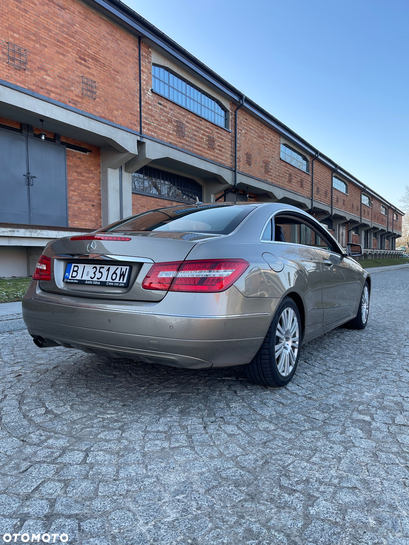 Mercedes-Benz Klasa E 200 CGI Coupe BlueEFFICIENCY Automatik Elegance - 21