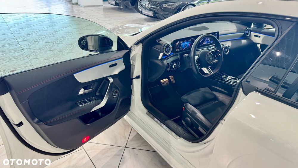Mercedes-Benz CLA 200 mHEV AMG Line 7G-DCT - 11