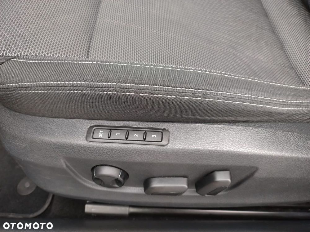 Skoda Superb 2.0 TDI SCR Style DSG - 10