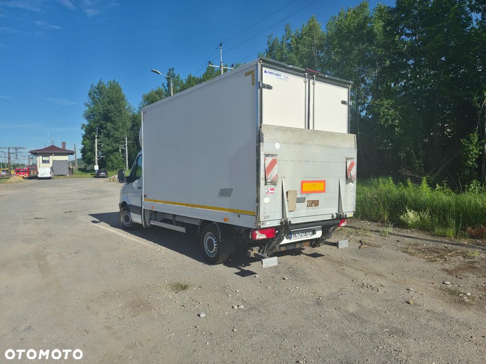 Mercedes-Benz Sprinter - 4
