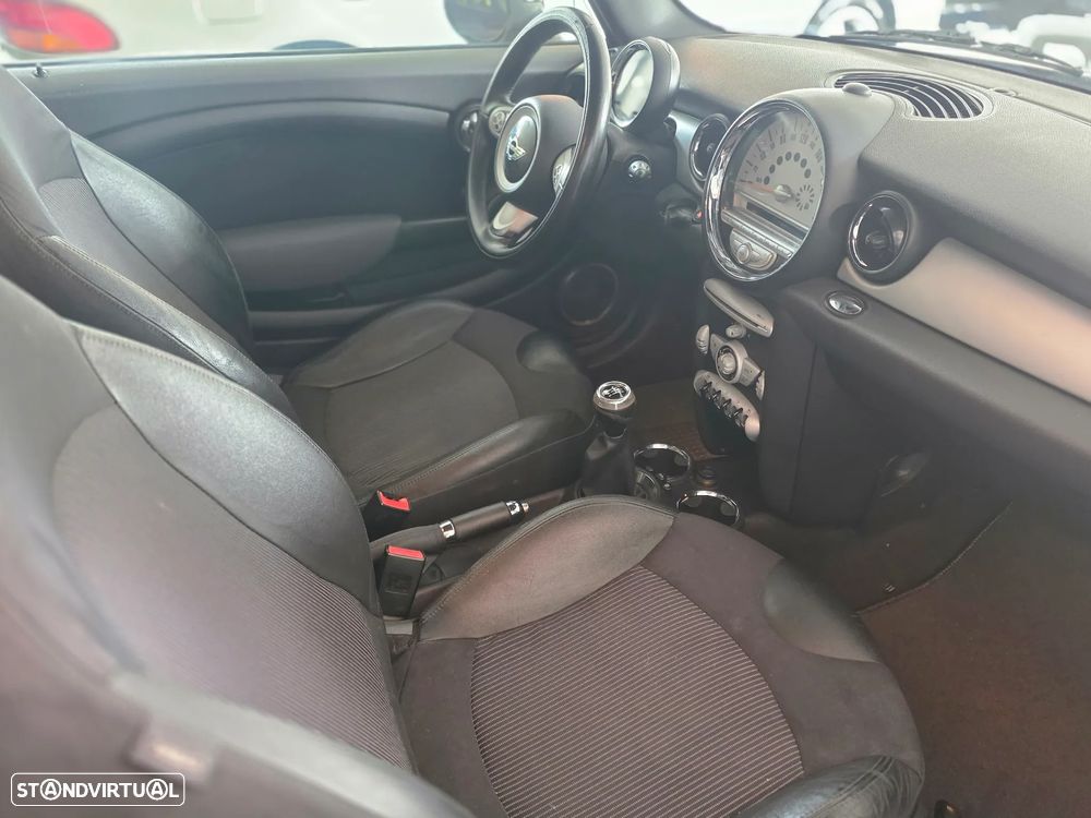 MINI Clubman Cooper D - 11