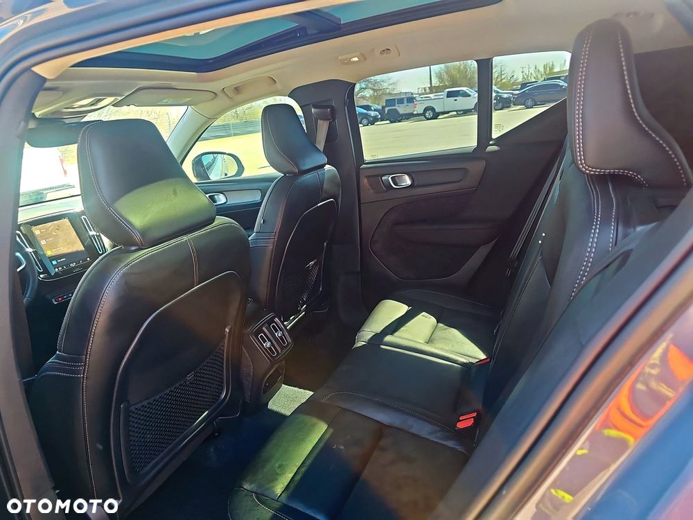 Volvo XC 40 B4 Ultimate Dark - 12