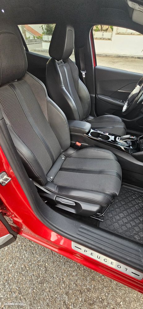 Peugeot 2008 1.2 PureTech GT EAT8 - 7